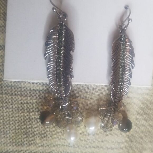 VERA BRADLEY Feather Earrings NWT - Picture 4 of 4